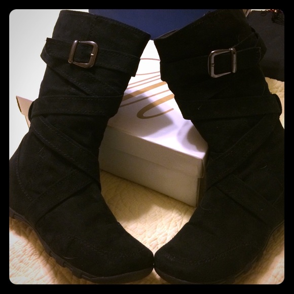 🌸Black suede zipper boots!🌸