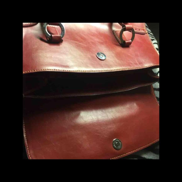 Tommy Hilfiger Purse!! - Picture 3 of 3