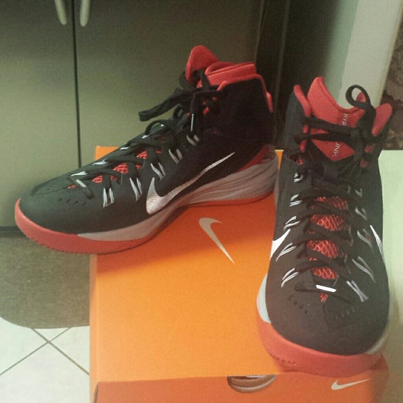 Nike 2014 Hyper Dunks - Picture 3 of 4