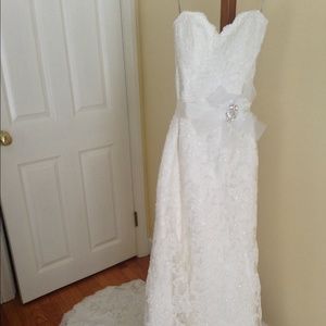 Maggie Sottero Lorie size 6 wedding dress