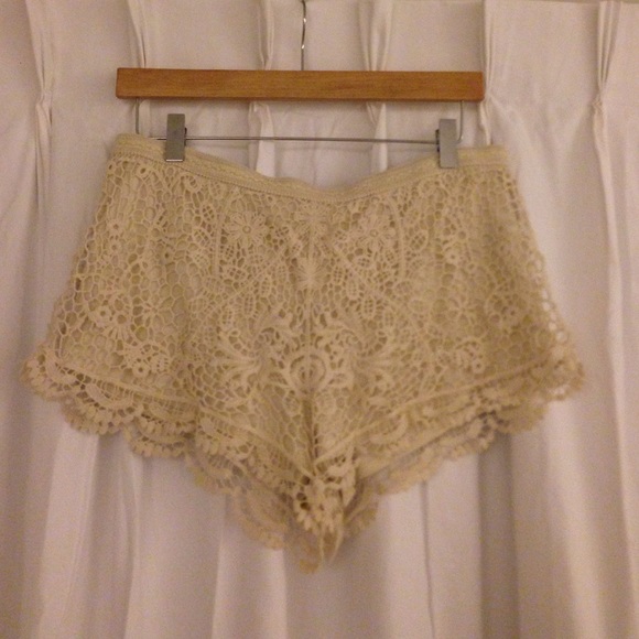 Crochet shorty shorts.
