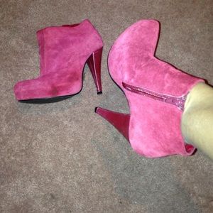 💘💘magenta booties with darker magenta heel