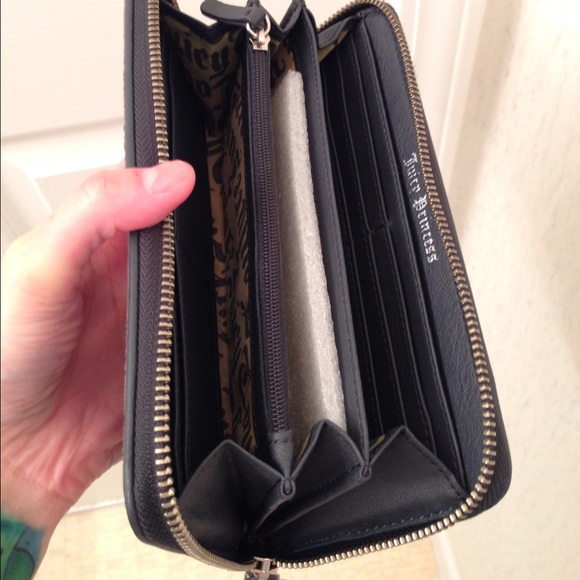 Sale💟Juicy couture new wallet. 🌺 - Picture 3 of 3