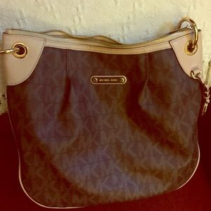 🌺Michael Kors Handbag- Used in good condition.🌺