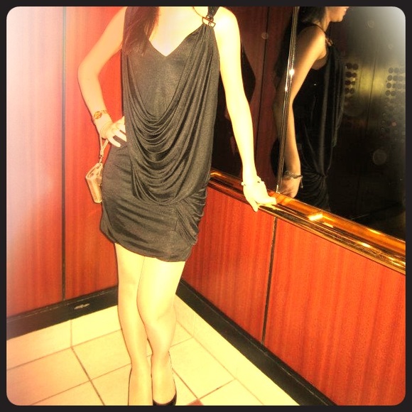 BCBG LBD as good as new low v-neck dress