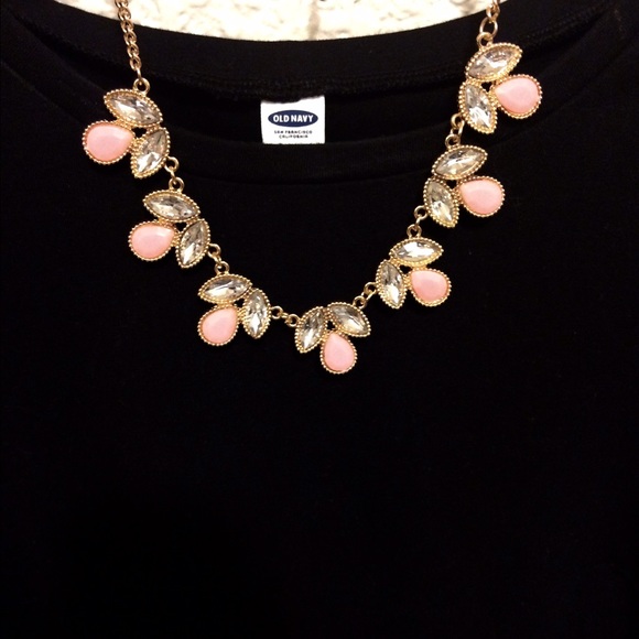 Bundled!!! 💃🏻Pink Gem Statement Necklace - Picture 2 of 3