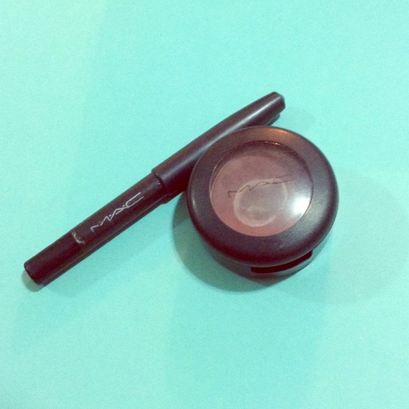 MAC shadow and liner