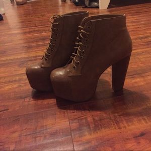 Lowered price Boot high heels!