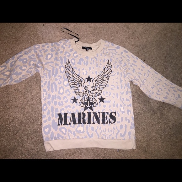 Marine sweater.