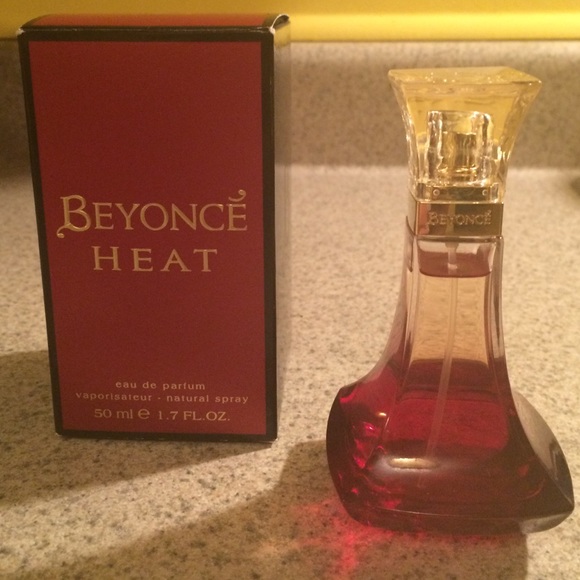✨New Bottle✨Beyoncé Heat Perfume
