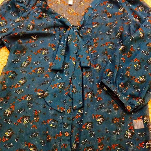 Bundled!!! 💃🏻Turquoise Tie Blouse - Picture 3 of 3