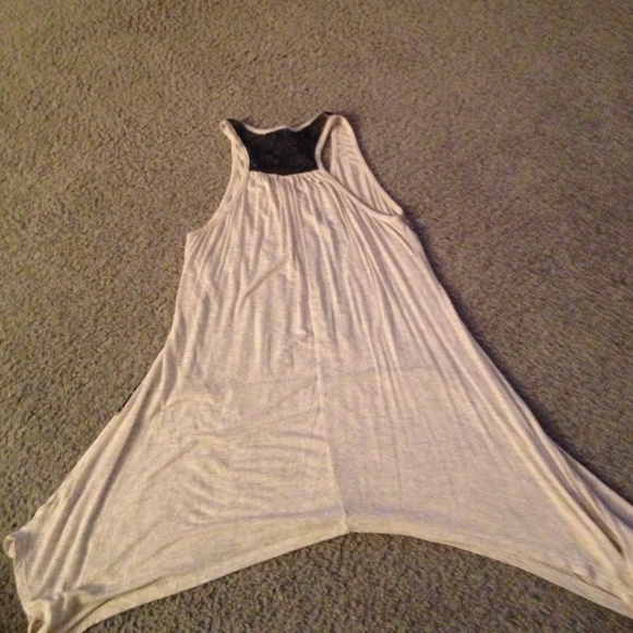 ❌SOLD!!❌Grey and black shark bite tank - Picture 2 of 3