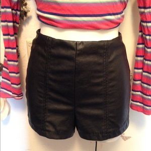 Pat leather shorts