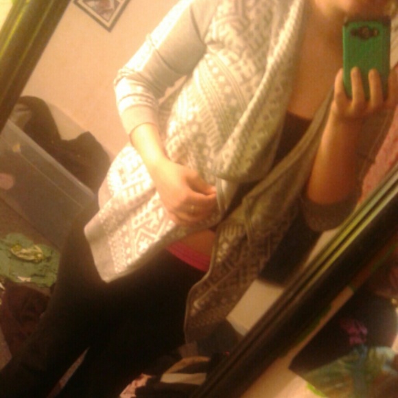 Cardigan - Picture 2 of 3