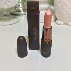 MAC BNIB BAO BAO WAN ROMANTIC BREAKDOWN (Matte)