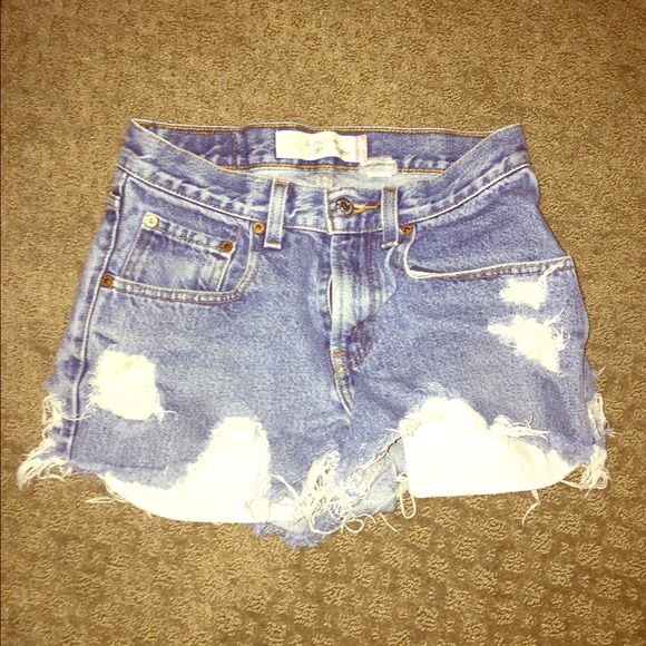 Vintage Levi High Waisted Shorts💕
