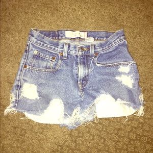 Vintage Levi High Waisted Shorts💕