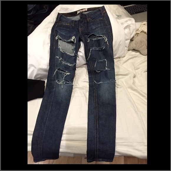 🌞 distressed denim blue jeans