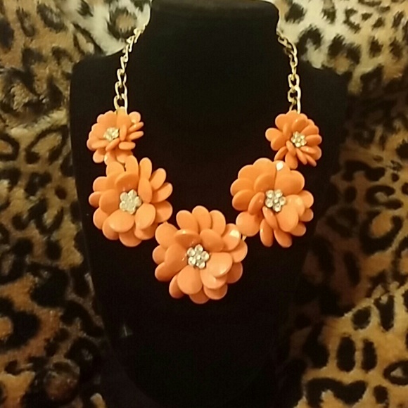 Statement necklace bundle - Picture 2 of 4