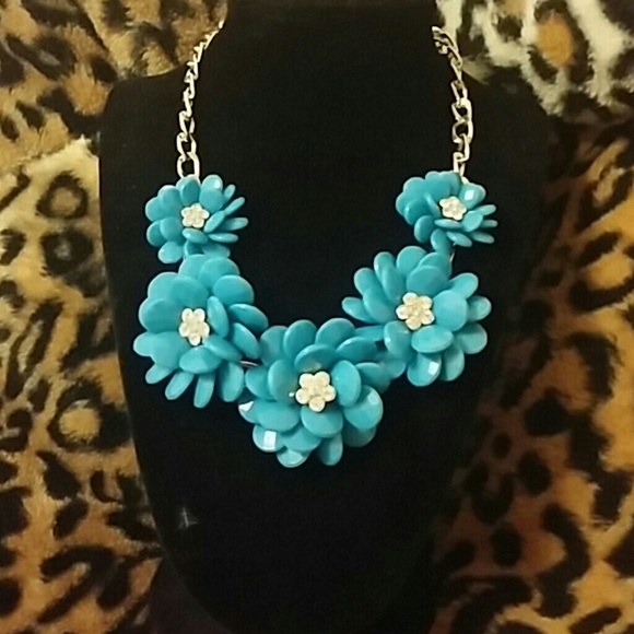 Statement necklace bundle - Picture 3 of 4