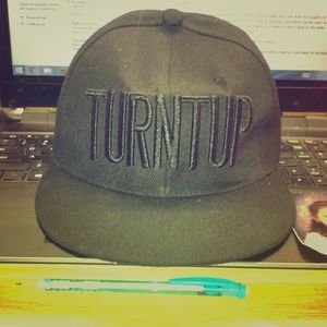 TURNTUP fashion hat.