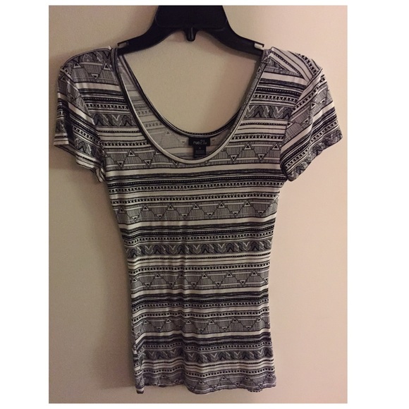 Black & White aztec print tshirt!