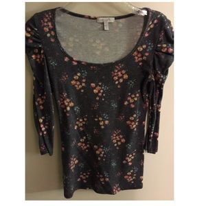 Gray floral top with bunched sleeves