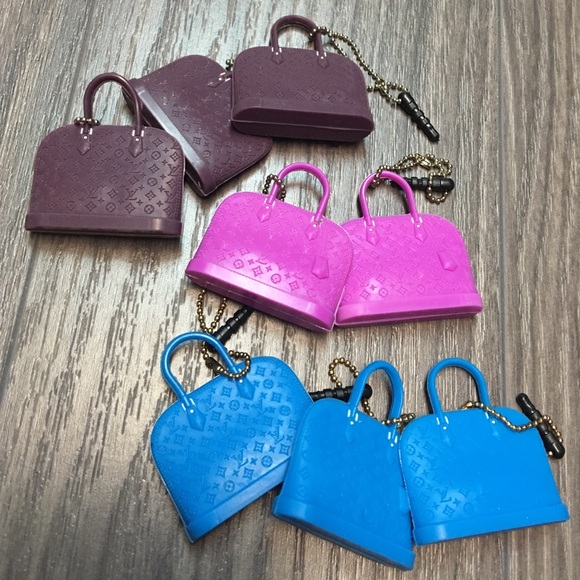 👜Dust Plug / Key Chain Accessory👜 - Picture 2 of 3