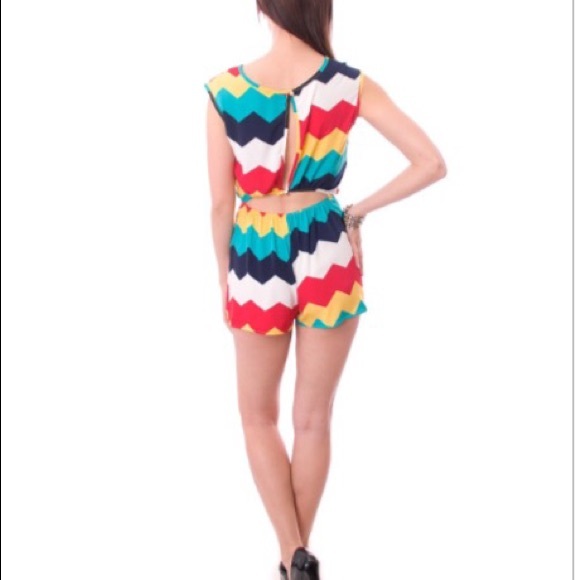 ❌SOLD❌ Colorful Summer Romper - these run small - Picture 2 of 2