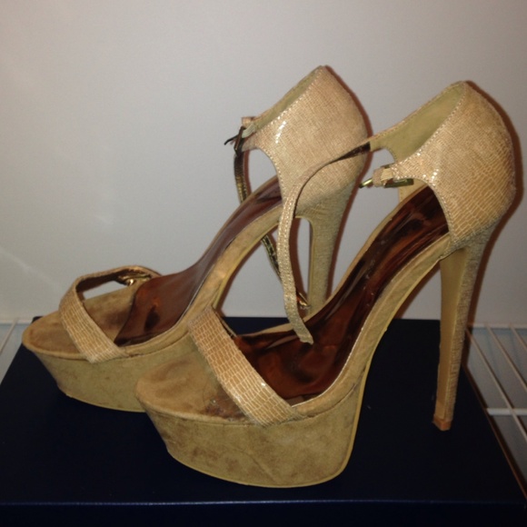 Camel Spiked Heel