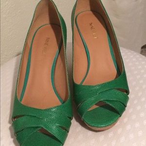 Nine West green wedge sandal. 🔴NO TRADE🔴