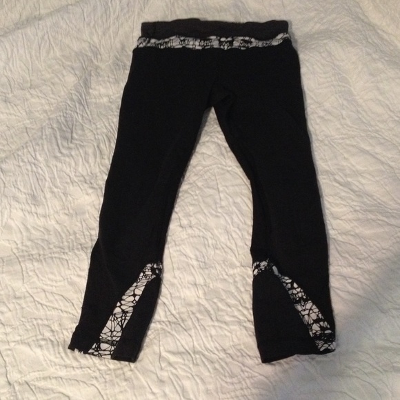 Lulu lemon Run Inspire Crops Size 2