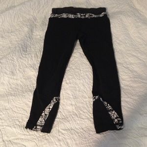 Lulu lemon Run Inspire Crops Size 2