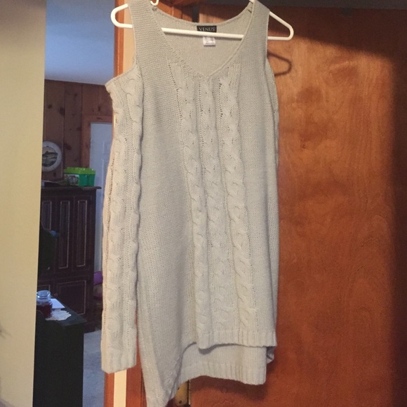 Venus shoulder cut out hi lo sweater