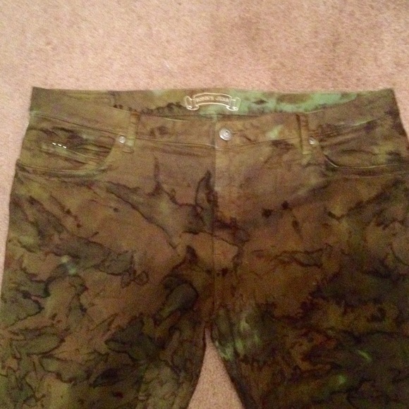 Robin's Jeans - Picture 2 of 4