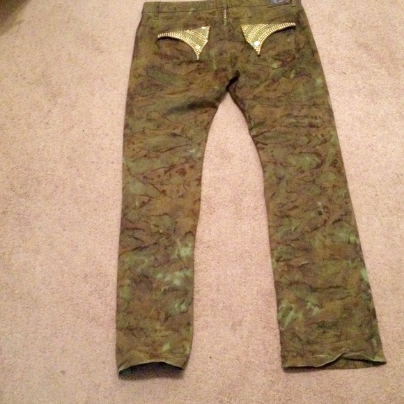 Robin's Jeans - Picture 3 of 4