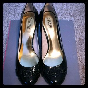 MK black kitten heels
