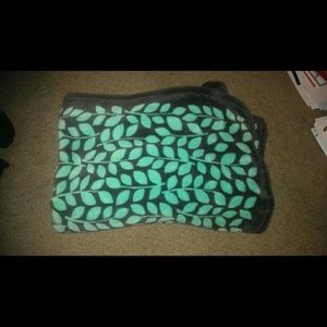 Vera Bradley shower vines throw. See description