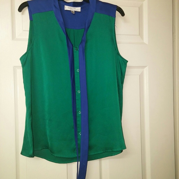 NWOT never worn Kasper tie blouse