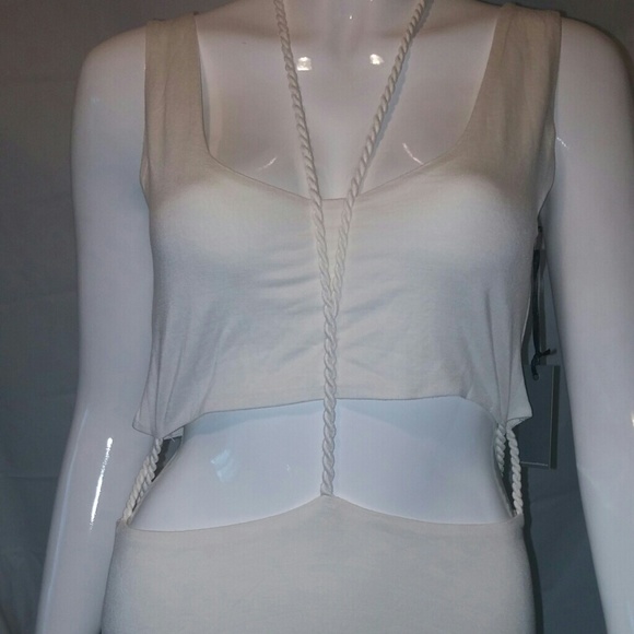 ๐ R e v o l v e D r e s s - Picture 3 of 3