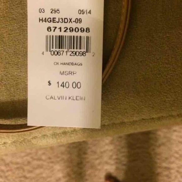 Calvin Klein across Body - Picture 4 of 4