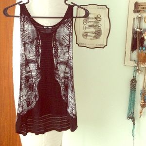 Skull open size shirt. Size small/medium