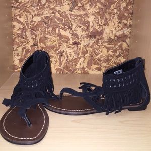 Minnetonka: Sandals