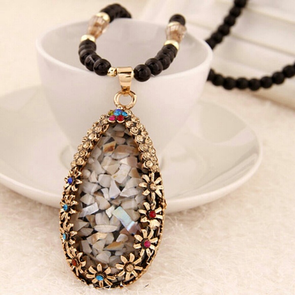 Multicolor Shell Pendant - Picture 1 of 3