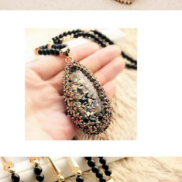 Multicolor Shell Pendant - Picture 3 of 3