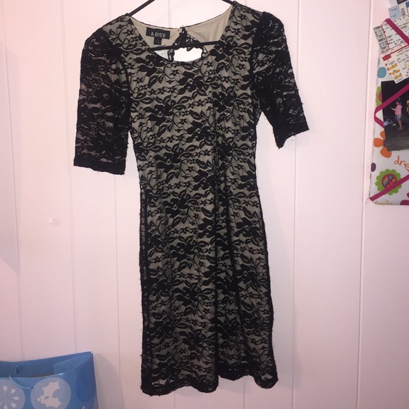 Very pretty vintage dress