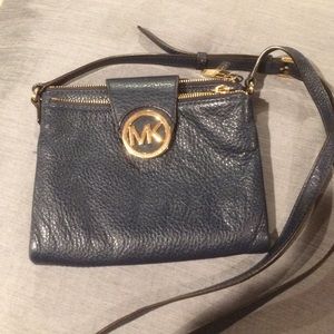 Michael Kors cross body wallet pocket purse. Navy.