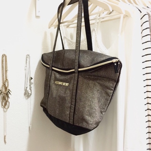 OPEN TO OFFERS✔️DISCOUNTED SHIPPING✔️