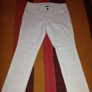 American Eagle white skinny jeans