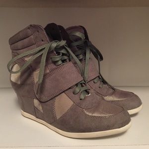 ‼️REDUCED‼️Suede Sneaker Wedges with Strap & Fur